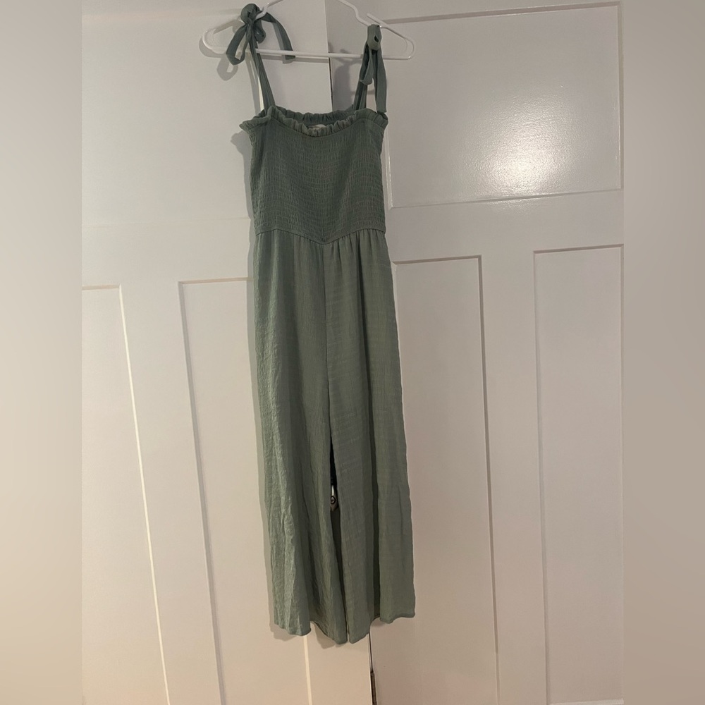Altard state women’s jumpsuit, size small, tie straps, elastic bodice.
